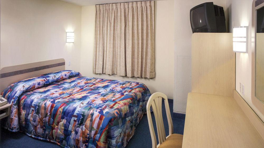 西北托皮卡第6汽车旅馆 外观 照片
